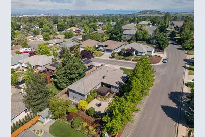 2928 Flint Ridge Avenue, Medford, OR 97504 - Photo 30