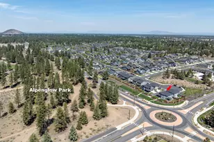 60933 SE Sydney Harbor Ct, Bend, OR 97702 - Photo 44