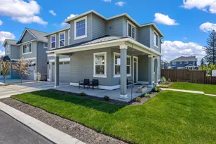 60933 SE Sydney Harbor Ct, Bend, OR 97702 - Photo 4