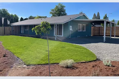 2216 Piazza Drive, Medford, OR 97501 - Photo 2