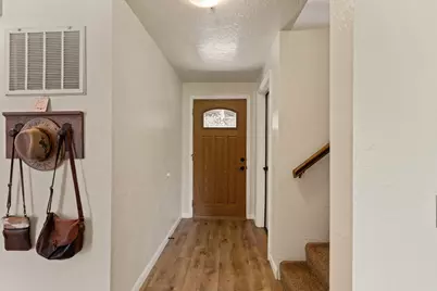 2642 Hawaiian Avenue, Medford, OR 97504 - Photo 6