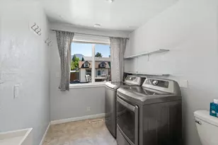 2642 Hawaiian Ave, Medford, OR 97504 - Photo 24
