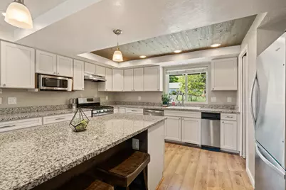 2642 Hawaiian Avenue, Medford, OR 97504 - Photo 8