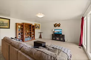 2642 Hawaiian Ave, Medford, OR 97504 - Photo 16