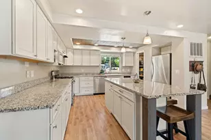 2642 Hawaiian Ave, Medford, OR 97504 - Photo 8