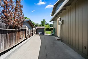 2642 Hawaiian Ave, Medford, OR 97504 - Photo 50