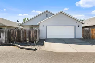 145 SW Vicki Ln, Grants Pass, OR 97526 - Photo 22