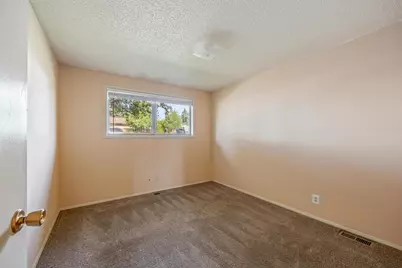 563 SW 2nd Street, Madras, OR 97741 - Photo 12