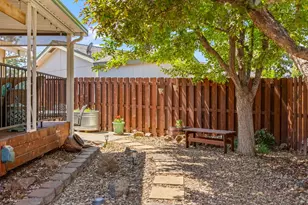 2648 NE Wintergreen Dr, Bend, OR 97701 - Photo 6