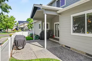 1043 Sandoz St, Central Point, OR 97502 - Photo 28