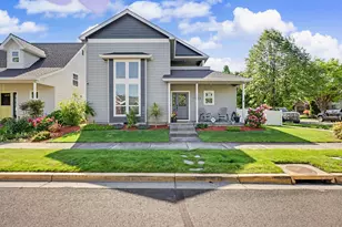 1043 Sandoz St, Central Point, OR 97502 - Photo 2