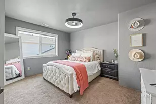 1043 Sandoz St, Central Point, OR 97502 - Photo 22