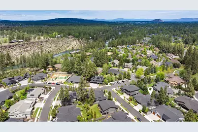 60886 SW Headwaters Loop, Bend, OR 97702 - Photo 58