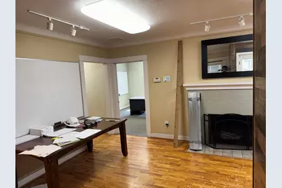 150 N Ross Lane, Medford, OR 97501 - Photo 4