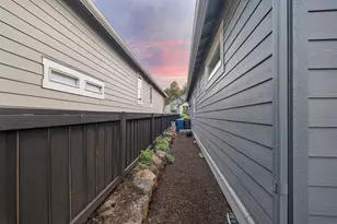 3158 NW Hidden Rdg Dr, Bend, OR 97703 - Photo 38