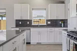 1717 NE 3rd Ct, Redmond, OR 97756 - Photo 24