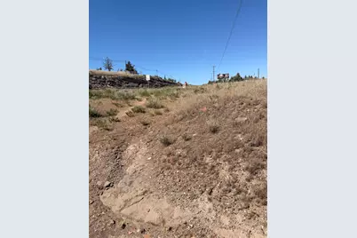 Ne Jefferson Street #05200, Madras, OR 97741 - Photo 2