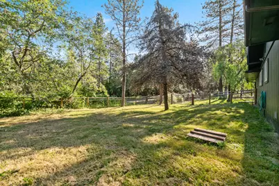 1033 Plumtree Lane, Grants Pass, OR 97526 - Photo 30