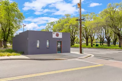 15 NE 7th Street, Madras, OR 97741 - Photo 1