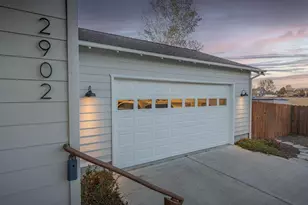 2902 NE Pinnacle Pl, Bend, OR 97701 - Photo 4