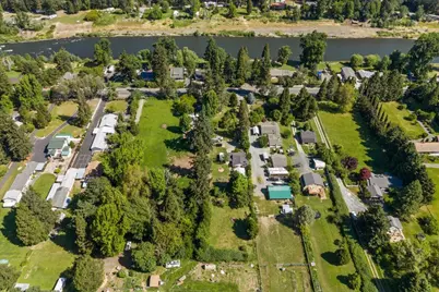 6589 Rogue River Highway, Grants Pass, OR 97527 - Photo 48
