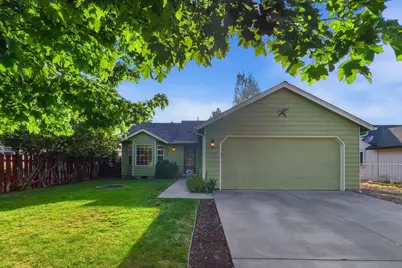 2067 SW 30th Street, Redmond, OR 97756 - Photo 2