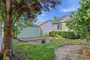 2067 SW 30th St, Redmond, OR 97756 - Photo 44