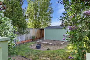 2067 SW 30th St, Redmond, OR 97756 - Photo 48