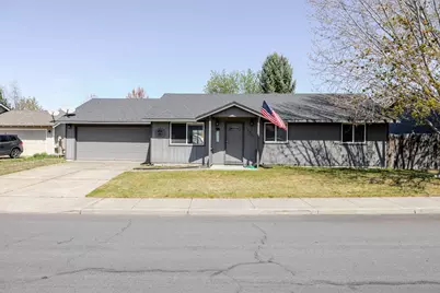 3211 SW Salmon Avenue, Redmond, OR 97756 - Photo 1