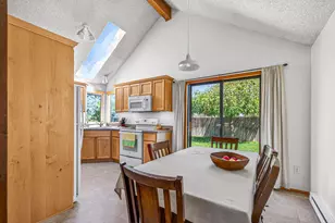 60866 Brosterhous Road, Bend, OR 97702 - Photo 12