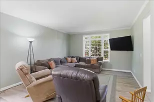 2696 Eastlake Dr SE, Salem, OR 97306 - Photo 8