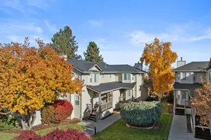 2422 NE Conners Ave, Bend, OR 97701 - Photo 2