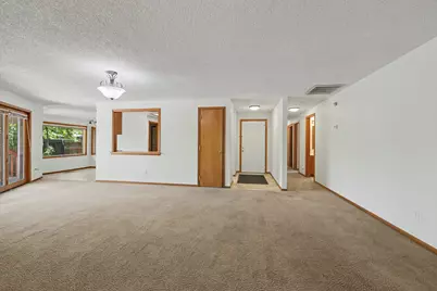 1041 La Loma Drive, Medford, OR 97504 - Photo 12