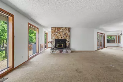 1041 La Loma Drive, Medford, OR 97504 - Photo 8