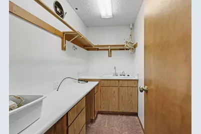 1041 La Loma Drive, Medford, OR 97504 - Photo 32