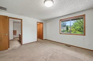 1041 La Loma Dr, Medford, OR 97504 - Photo 24