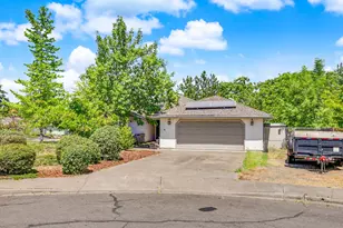 1041 La Loma Dr, Medford, OR 97504 - Photo 40