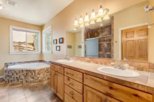 19479 W Campbell Rd, Bend, OR 97702 - Photo 16