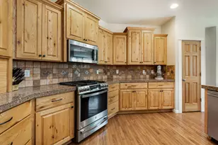 19479 W Campbell Rd, Bend, OR 97702 - Photo 12
