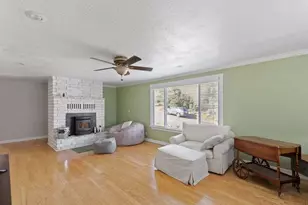 903 NW Hewitt Ln, Grants Pass, OR 97526 - Photo 12