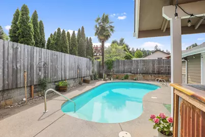 905 NW Regent Drive, Grants Pass, OR 97526 - Photo 20