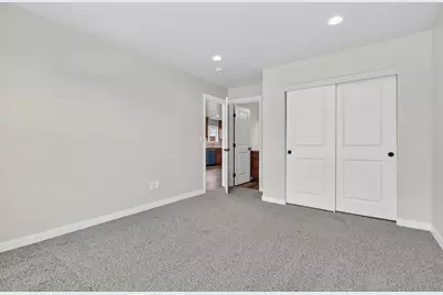 952 Honey Bee Street, Medford, OR 97501 - Photo 8