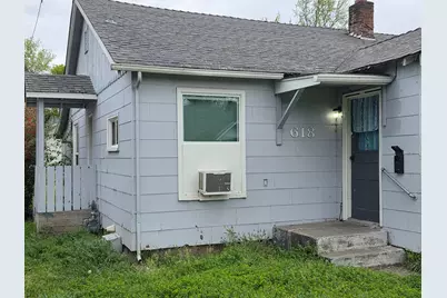 618 SE M Street, Grants Pass, OR 97526 - Photo 2