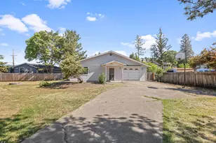 540 Oak Knoll Dr, Ashland, OR 97520 - Photo 2