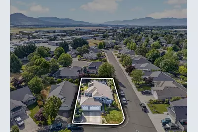 997 N Mountain Avenue, Central Point, OR 97502 - Photo 38