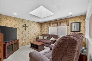 997 N Mountain Ave, Central Point, OR 97502 - Photo 22