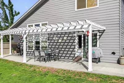 997 N Mountain Avenue, Central Point, OR 97502 - Photo 30