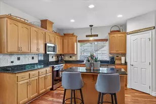 997 N Mountain Ave, Central Point, OR 97502 - Photo 8
