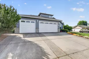 997 N Mountain Ave, Central Point, OR 97502 - Photo 38