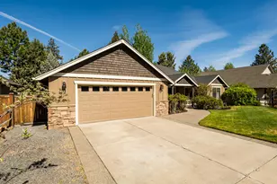 60807 Grand Targhee Dr, Bend, OR 97702 - Photo 38